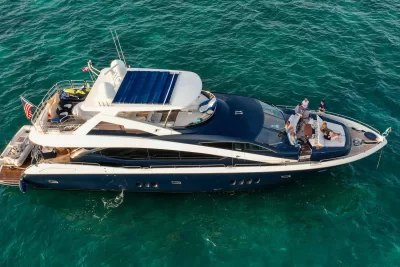 Cabana Yacht